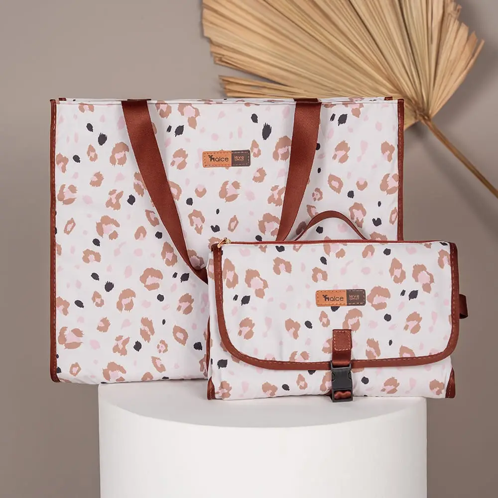 Kit Bolsa Maternidade Alce Bag e Trocador Portátil Oncinha - Miniatura 8